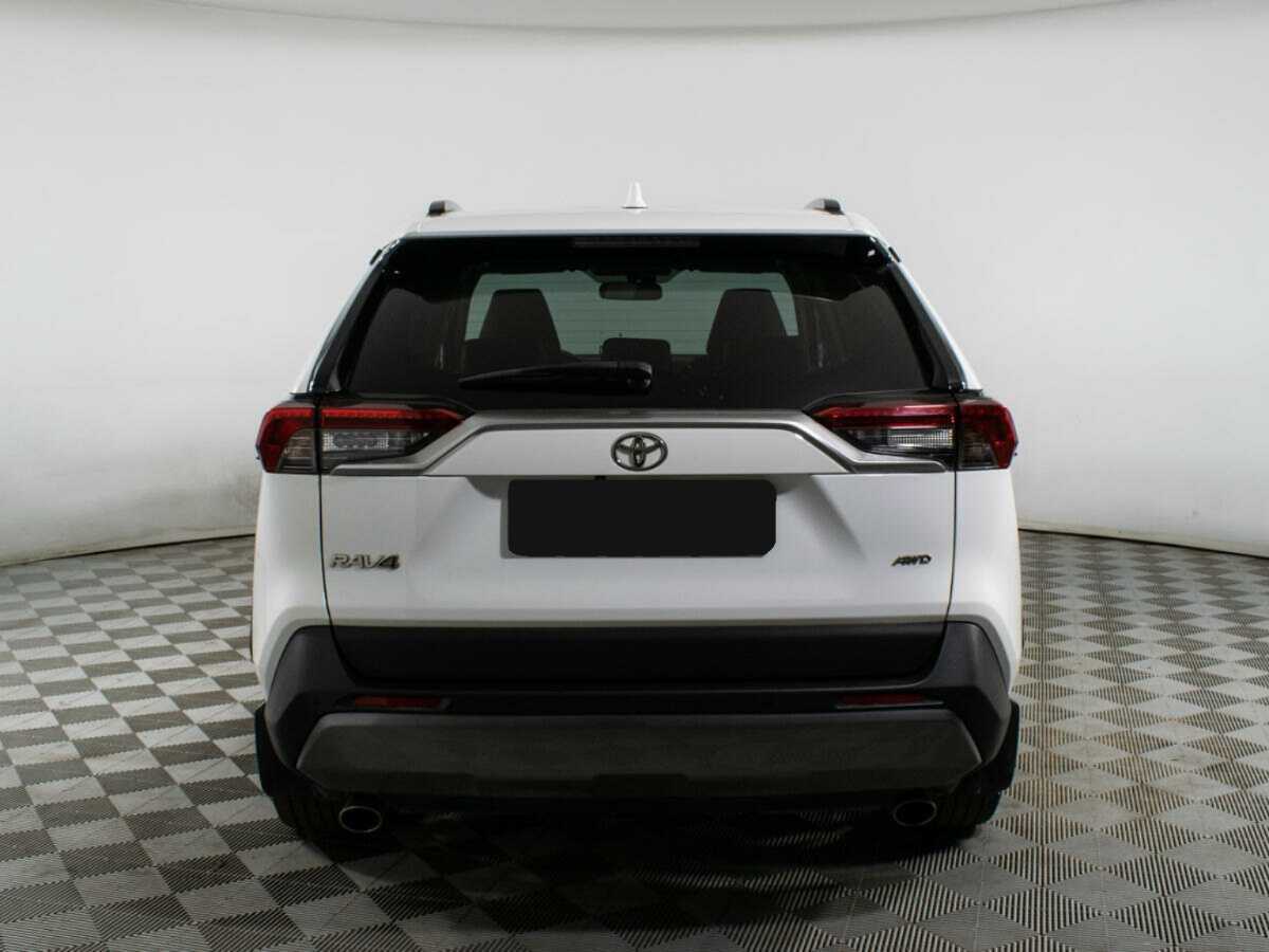 Toyota RAV4 2020 года с пробегом. Фото: #4