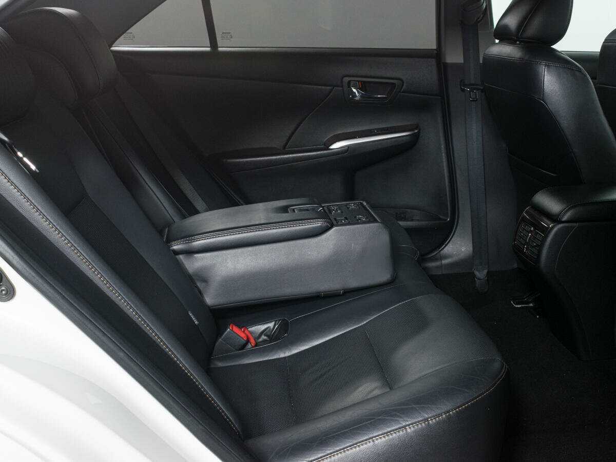 Б/У Тойота Камри 2017 года. Фото: #9