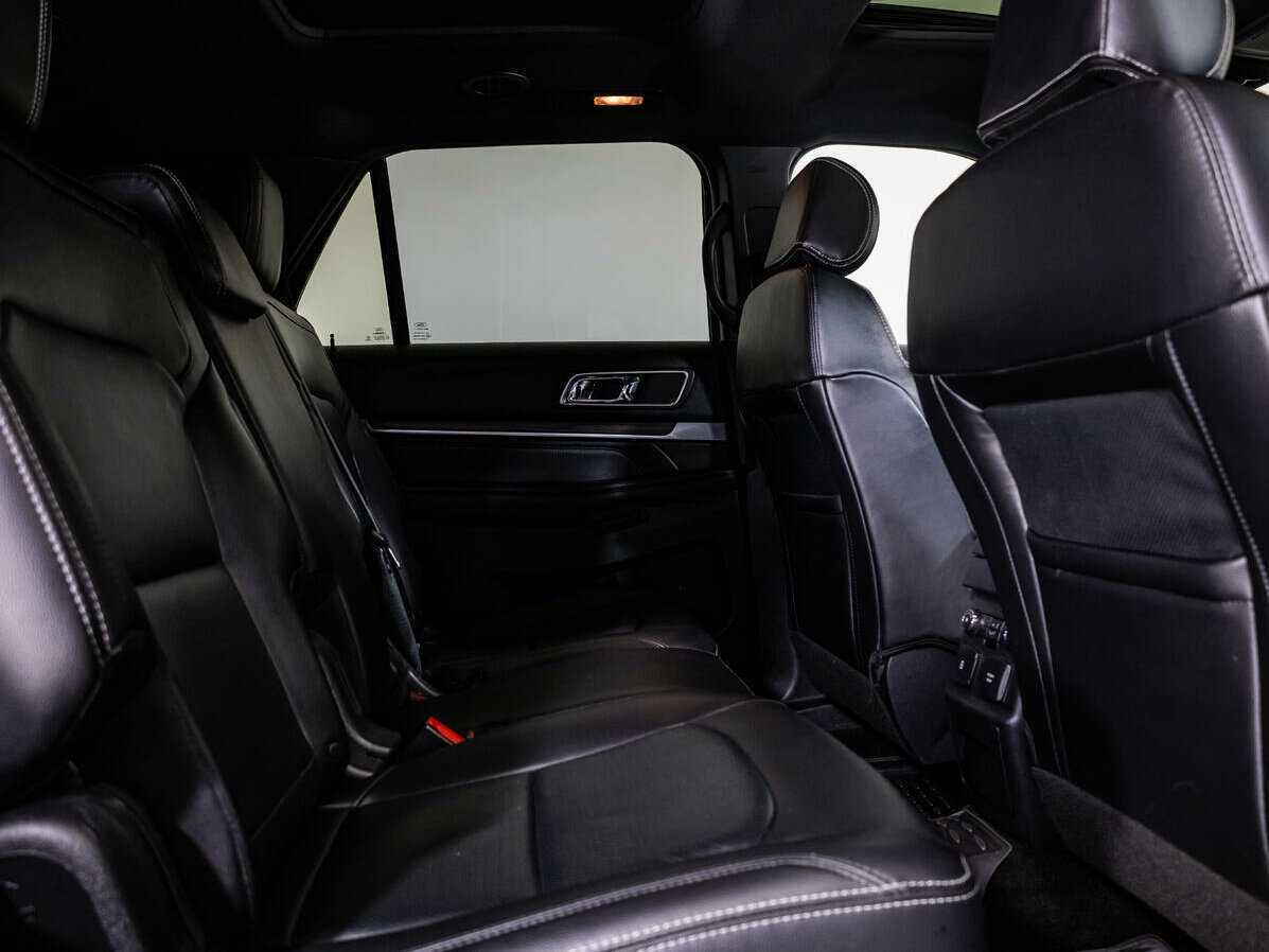Ford Explorer 2015 года с пробегом. Фото: #10