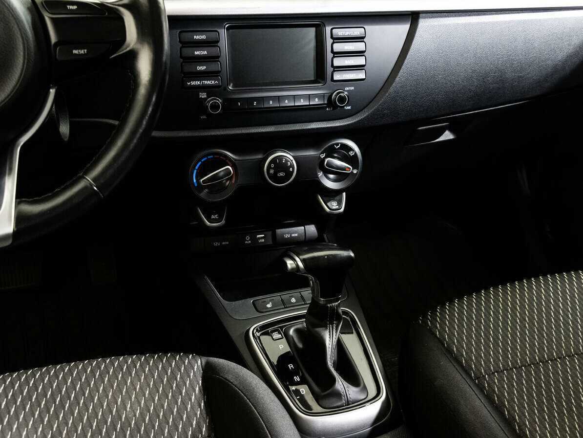 Б/У Киа Рио 2018 года. Фото: #9