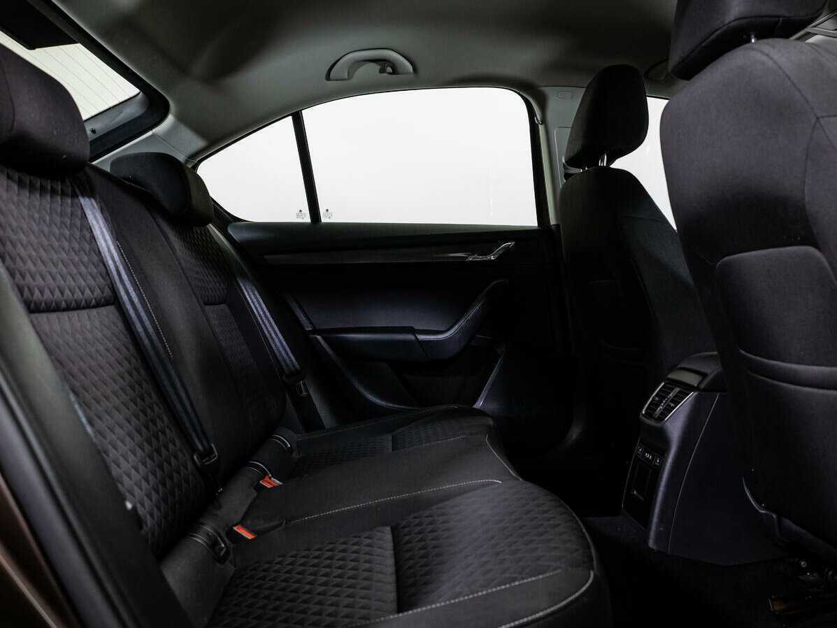 Б/У Шкода Октавия 2018 года. Фото: #10