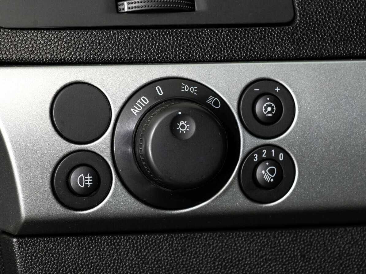 Б/У Опель Астра 2012 года. Фото: #13