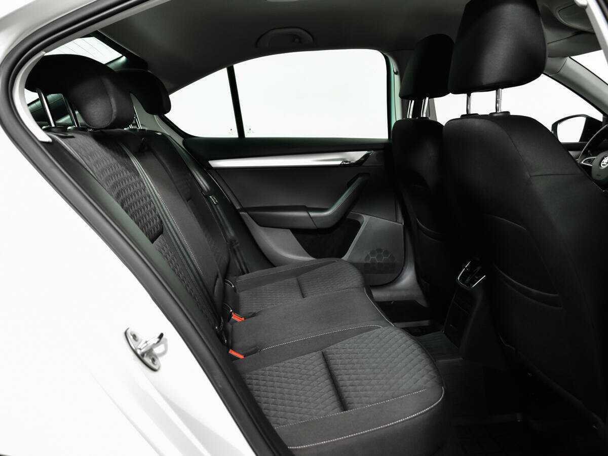 Б/У Шкода Октавия 2016 года. Фото: #9