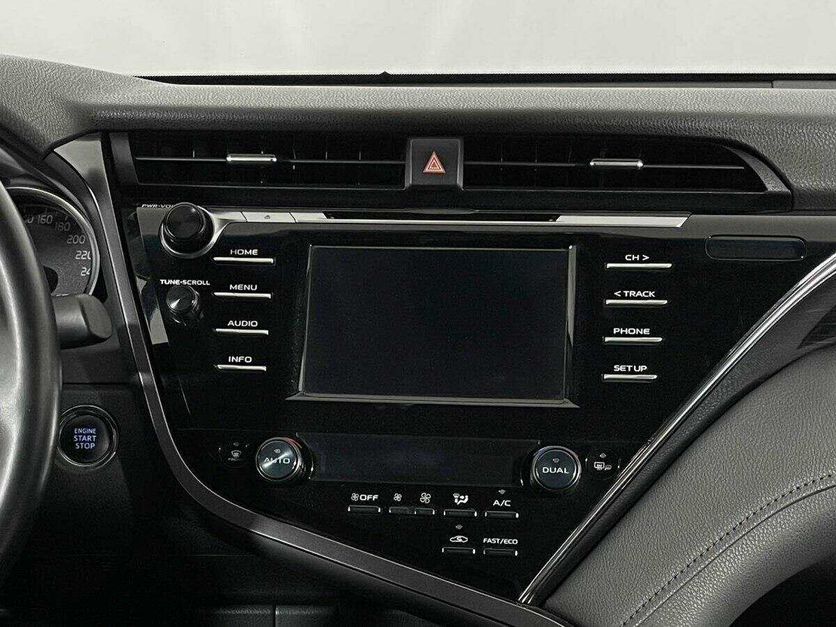Toyota Camry 2019 года с пробегом. Фото: #9