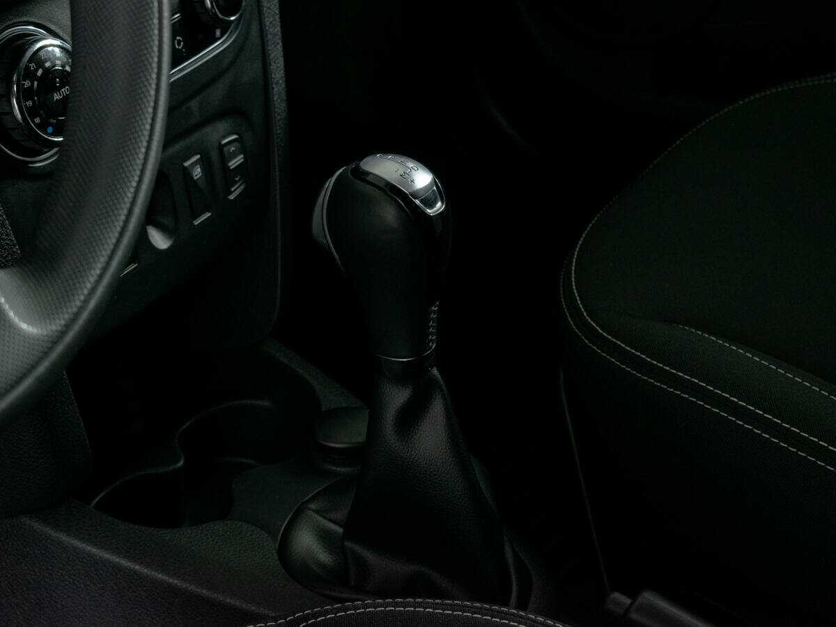 Б/У Рено Сандеро 2017 года. Фото: #14