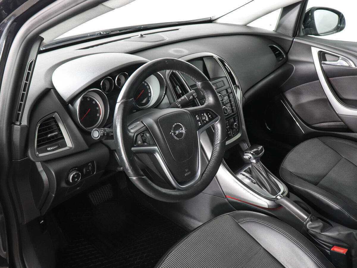 Opel Astra 2012 года с пробегом. Фото: #8