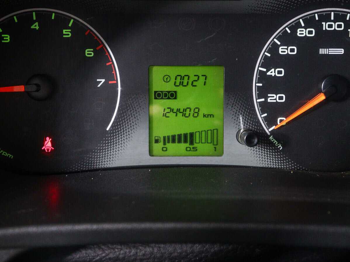 Б/У Лада (ВАЗ) Гранта 2013 года. Фото: #8