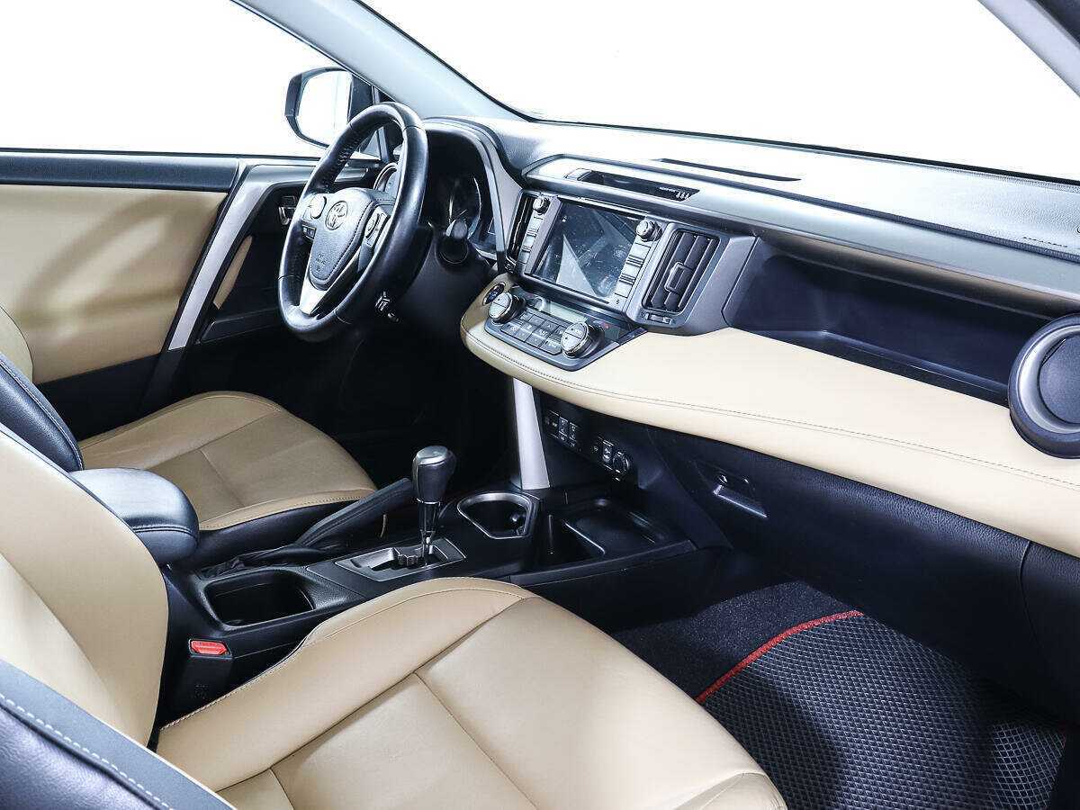 Toyota RAV4 2018 года с пробегом. Фото: #7