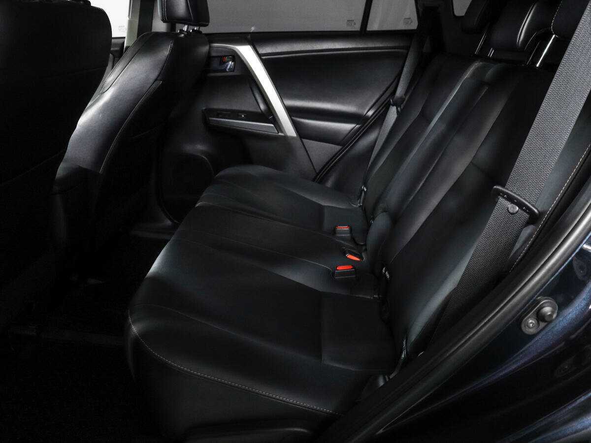 Toyota RAV4 2017 года с пробегом. Фото: #7