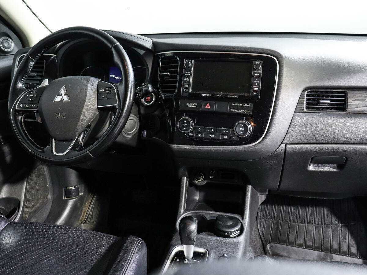 Mitsubishi Outlander 2015 года с пробегом. Фото: #9