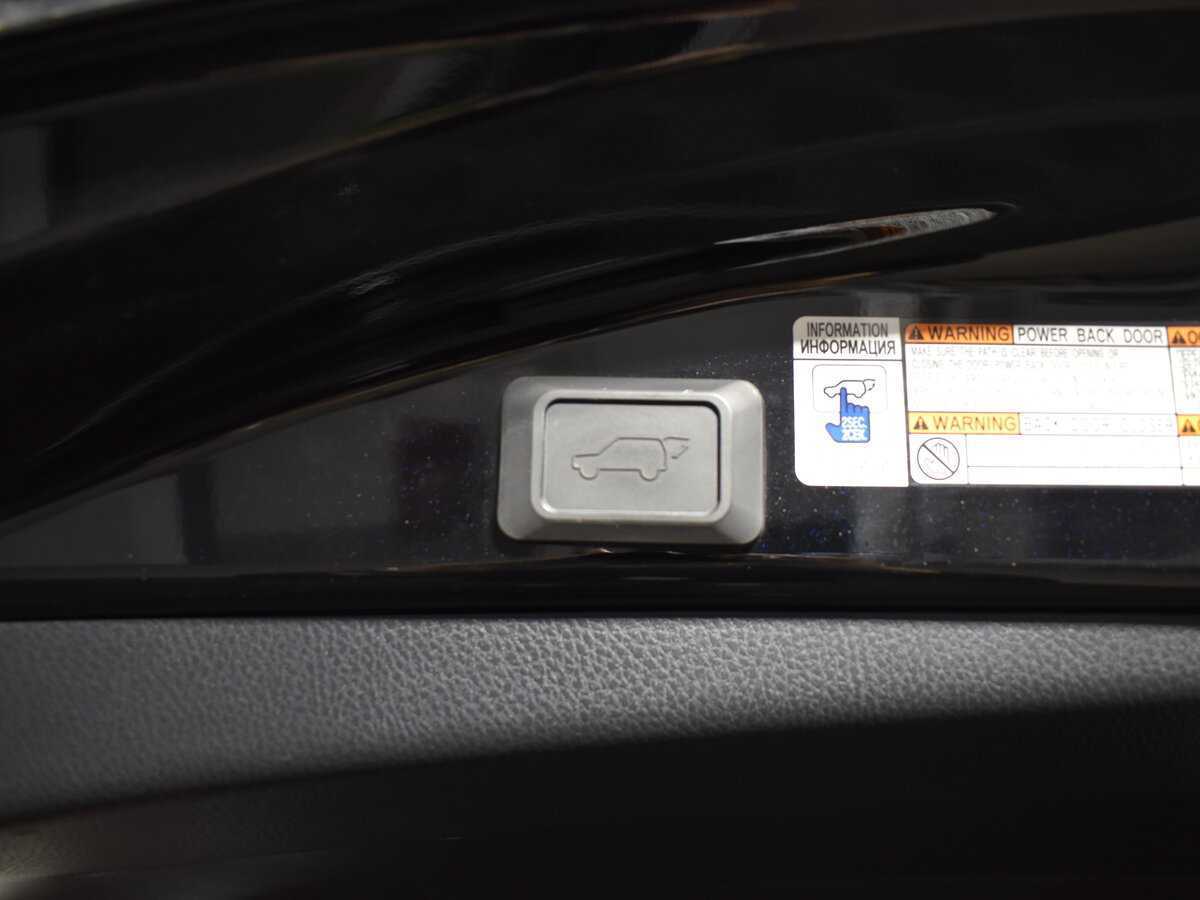 Toyota RAV4 2018 года с пробегом. Фото: #6