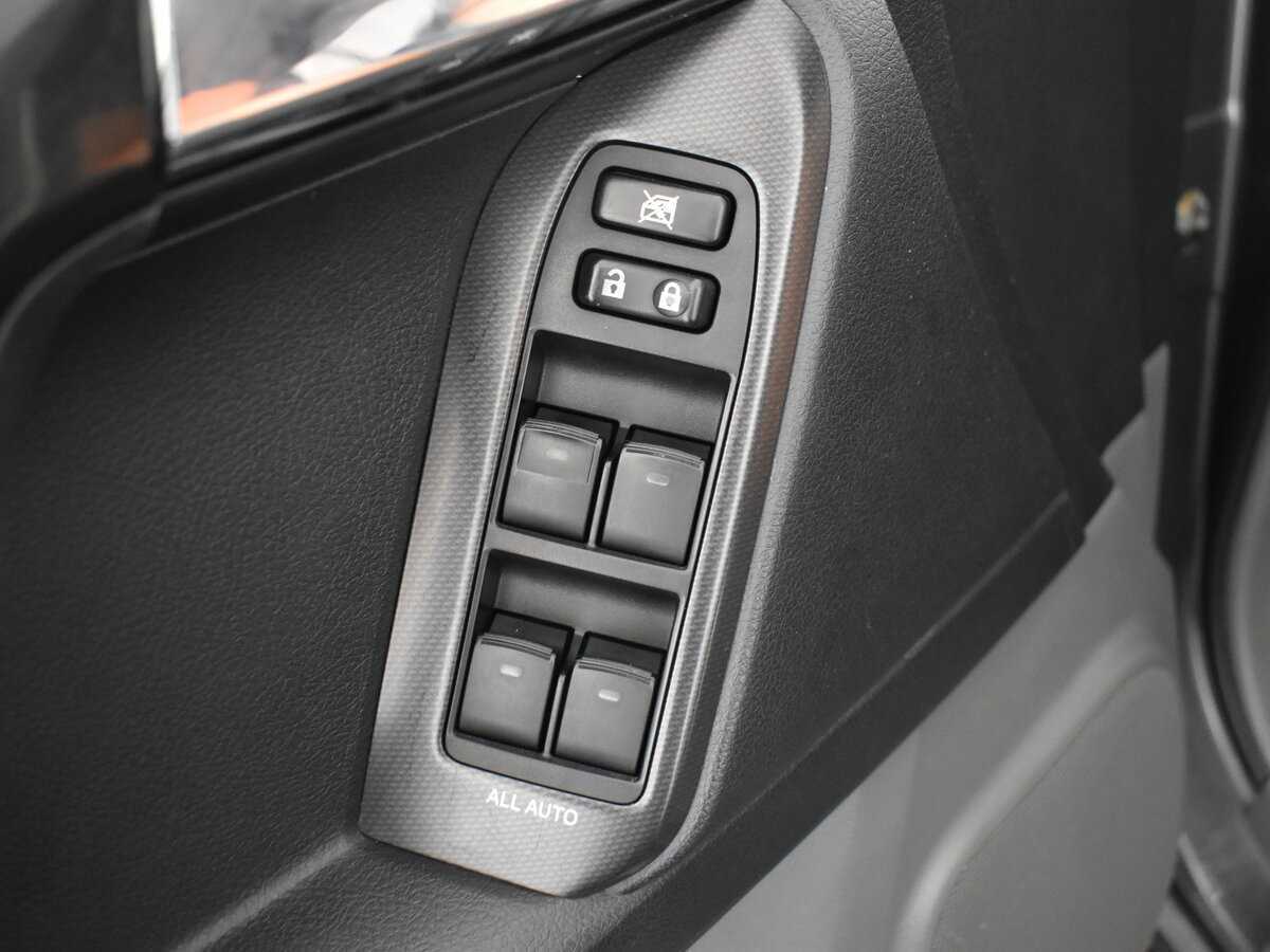 Toyota Land Cruiser Prado 2012 года с пробегом. Фото: #7