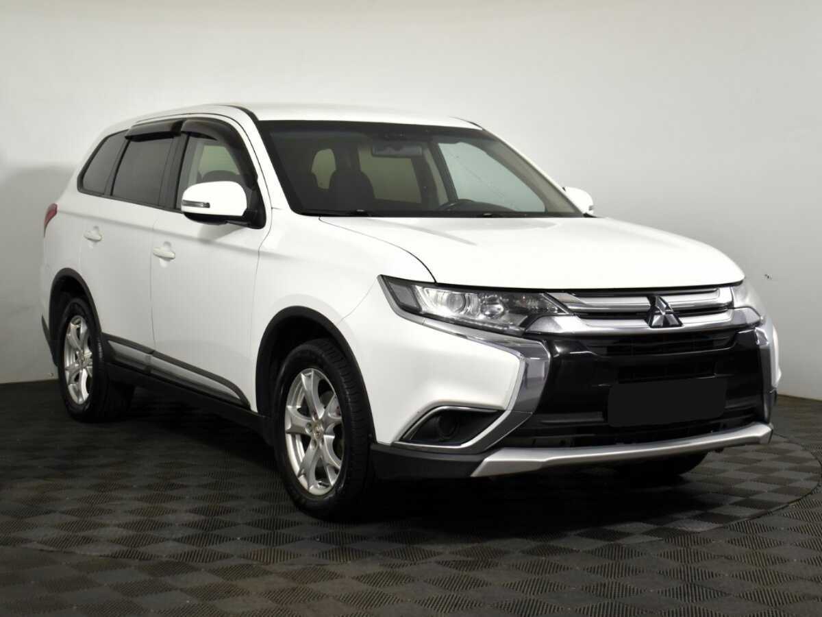 Mitsubishi Outlander 2017 года с пробегом. Фото: #2