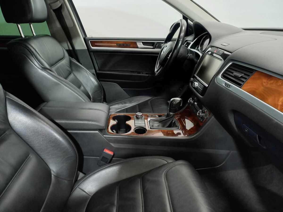 Б/У Фольксваген Туарег 2013 года. Фото: #9