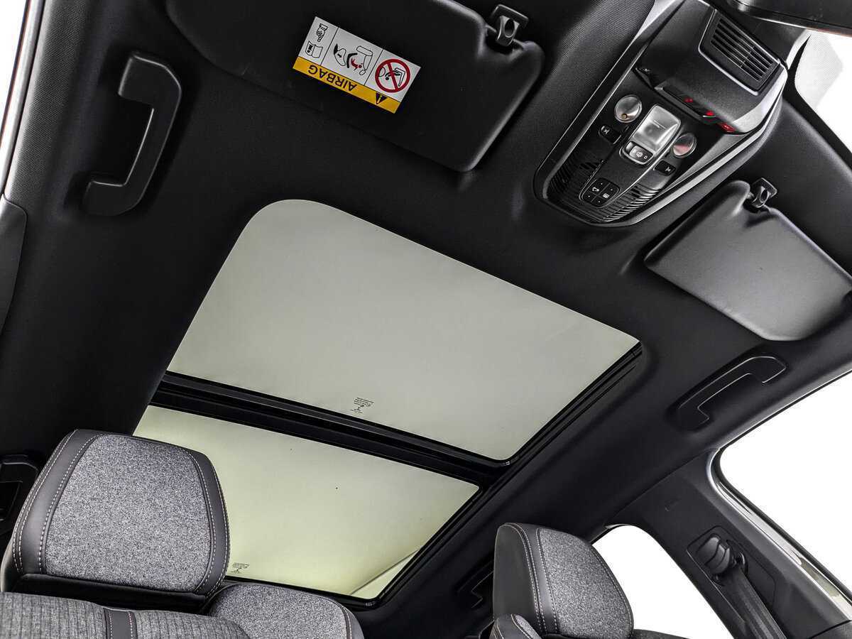 Б/У Пежо 3008 2018 года. Фото: #17