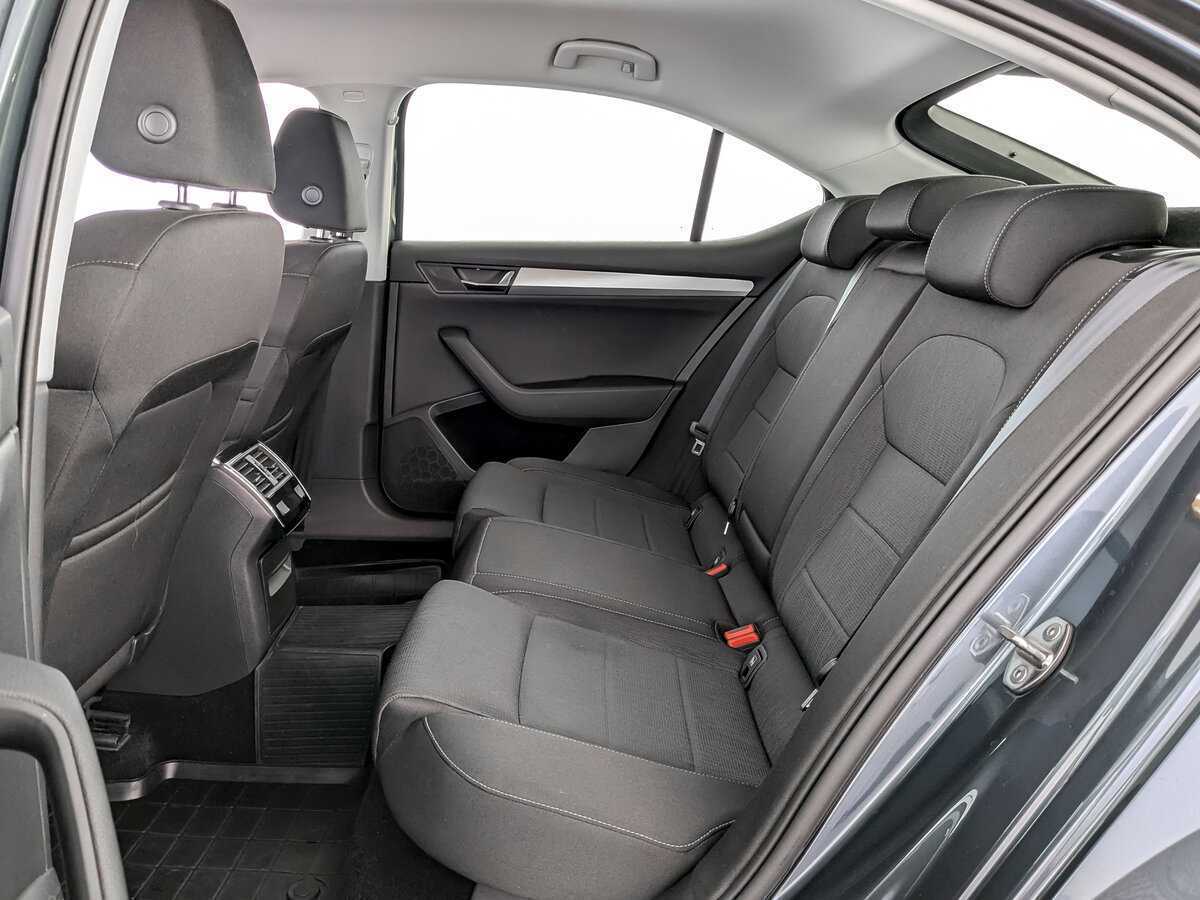 Б/У Шкода Суперб 2018 года. Фото: #9