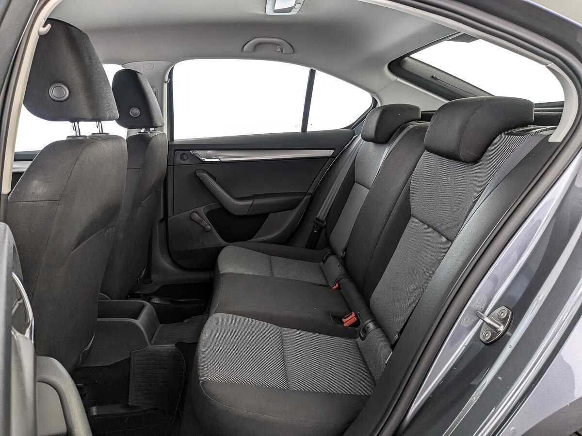 Б/У Шкода Октавия 2015 года. Фото: #13