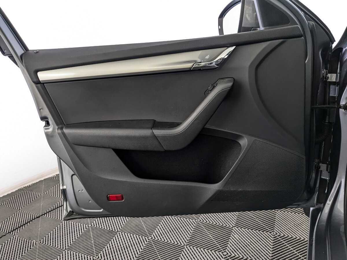 Б/У Шкода Октавия 2015 года. Фото: #14