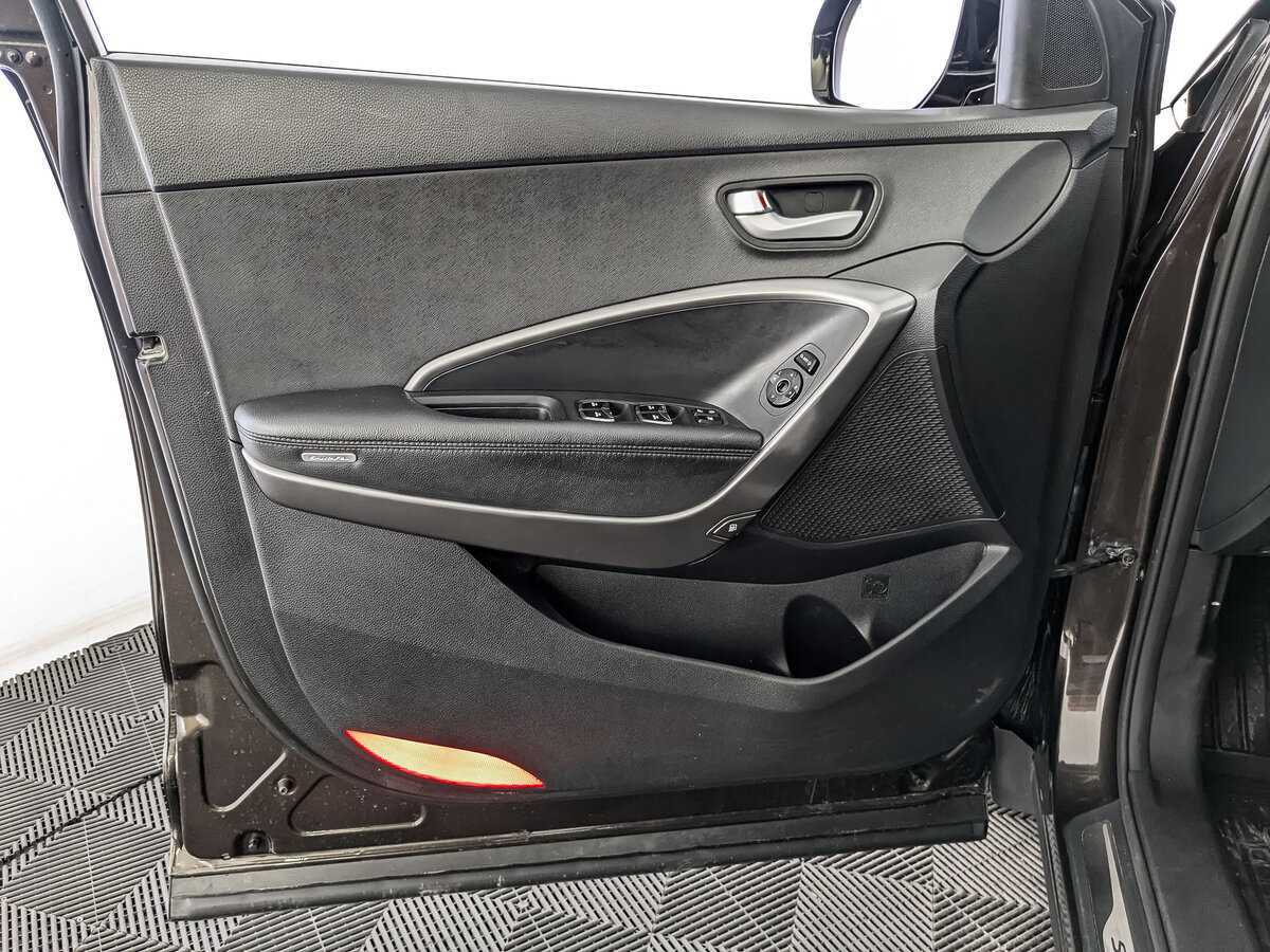 Б/У Хендай Санта Фе 2017 года. Фото: #14