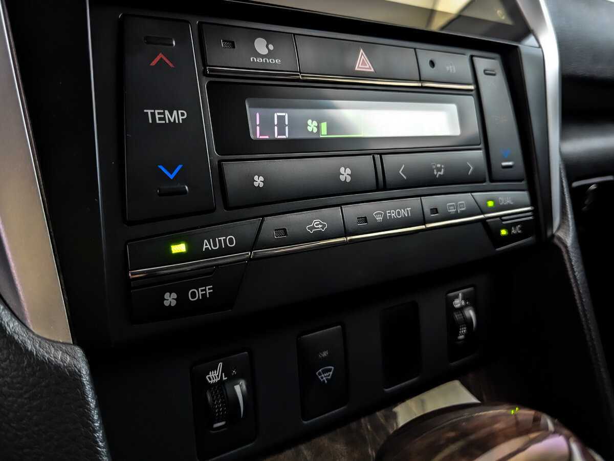 Б/У Тойота Камри 2016 года. Фото: #21