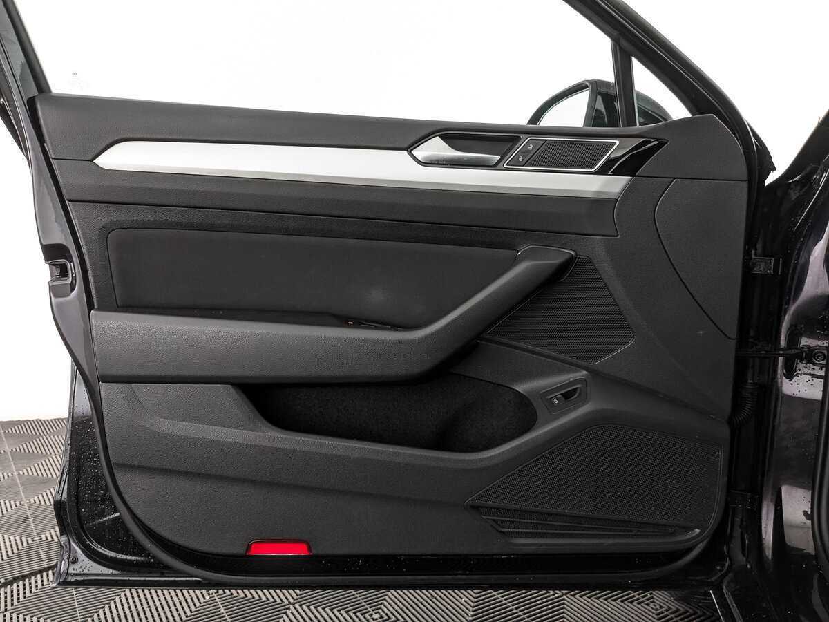 Б/У Фольксваген Пассат 2018 года. Фото: #14