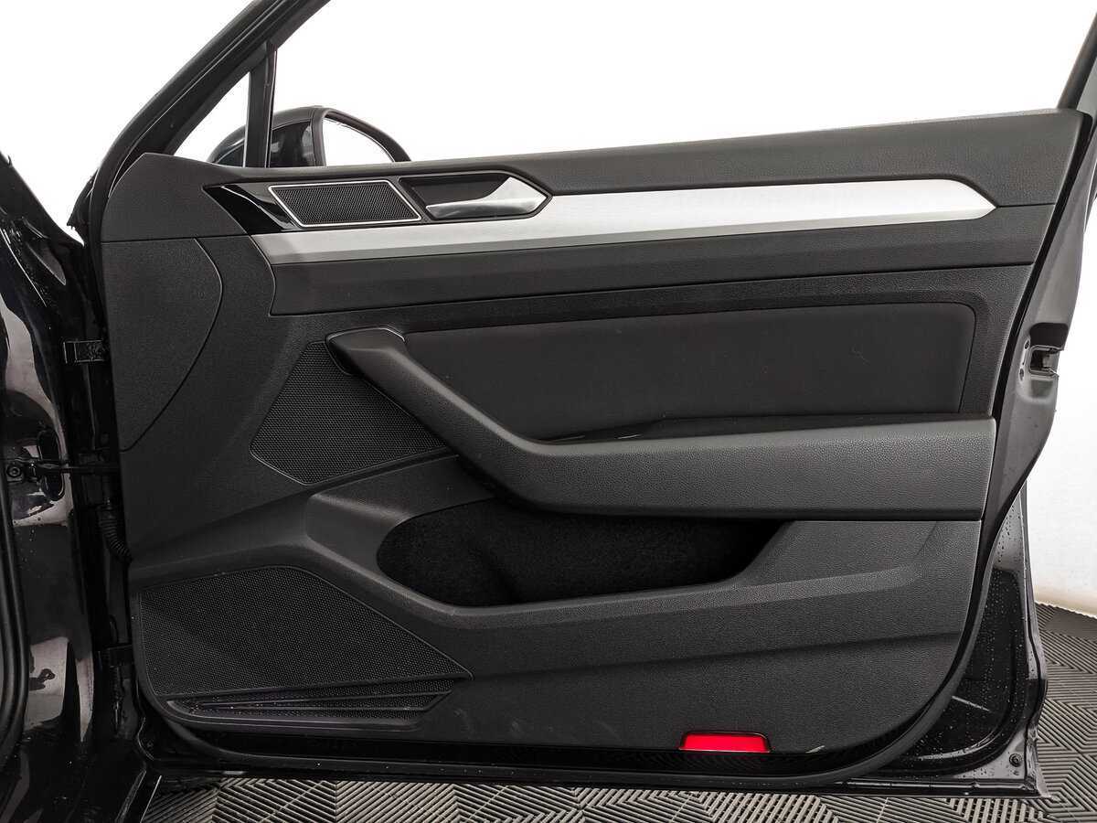 Б/У Фольксваген Пассат 2018 года. Фото: #20