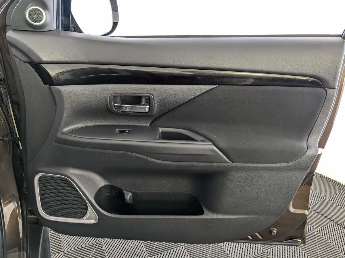 Mitsubishi Outlander 2022 года с пробегом. Фото: #14