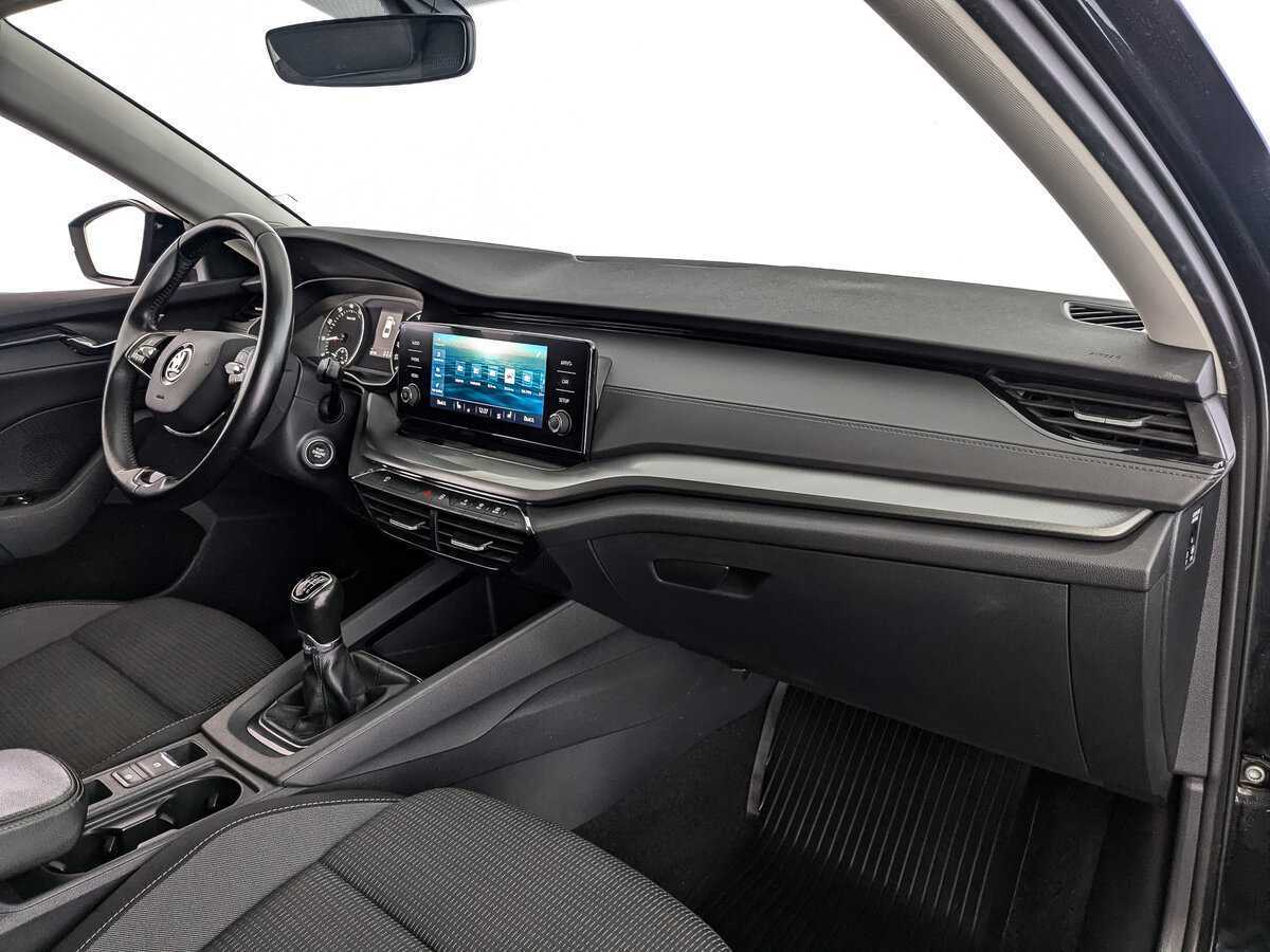 Б/У Шкода Октавия 2021 года. Фото: #8