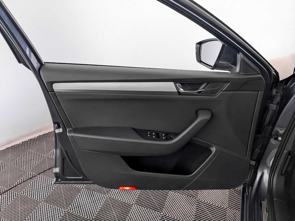 Б/У Шкода Суперб 2019 года. Фото: #14