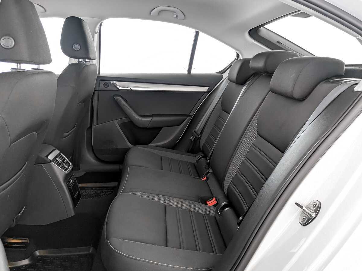 Б/У Шкода Октавия 2019 года. Фото: #9