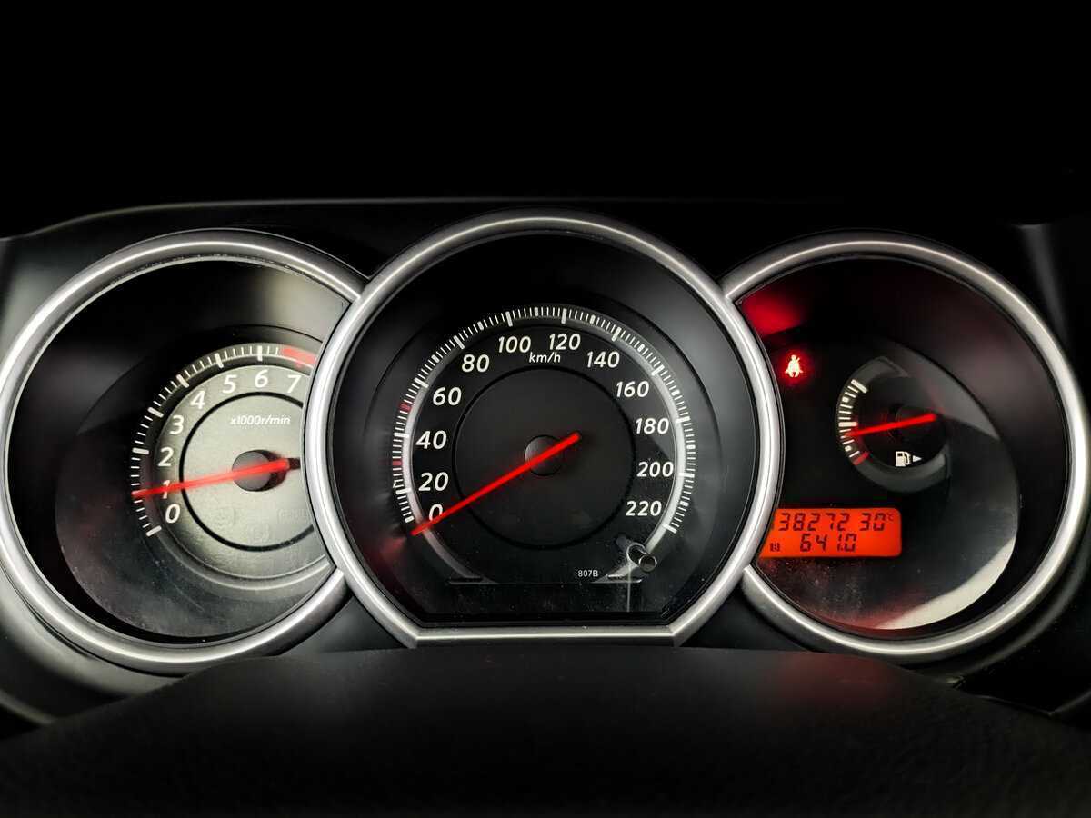 Б/У Ниссан Тиида 2013 года. Фото: #10