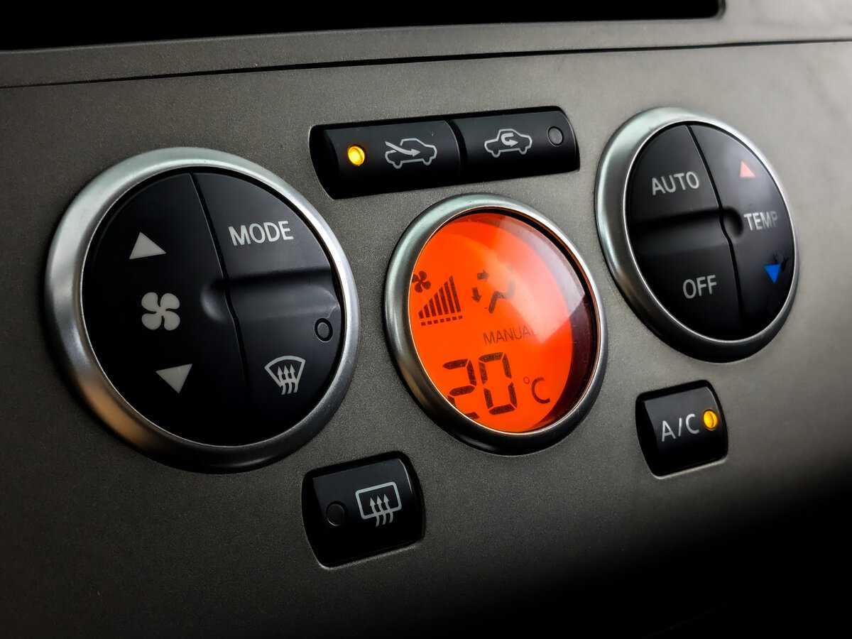 Б/У Ниссан Тиида 2013 года. Фото: #20