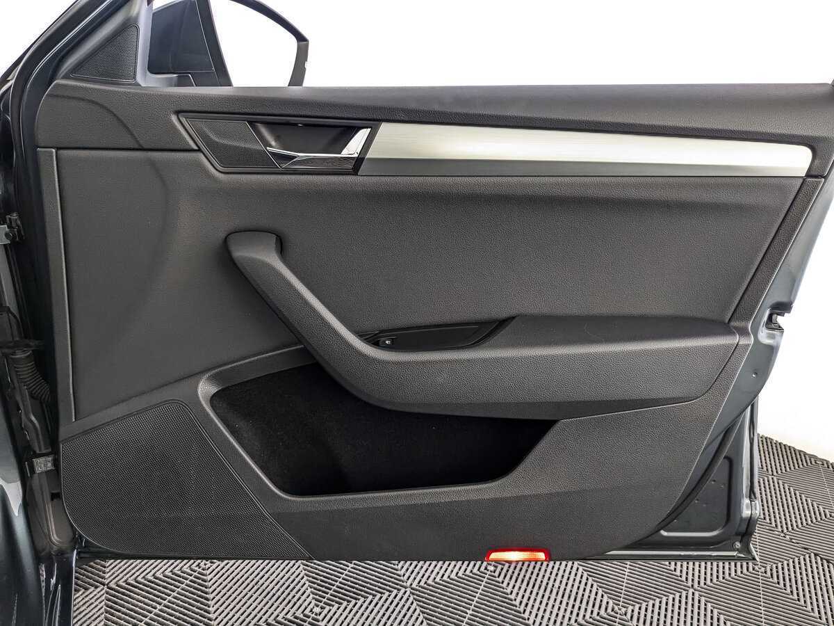 Б/У Шкода Суперб 2019 года. Фото: #20