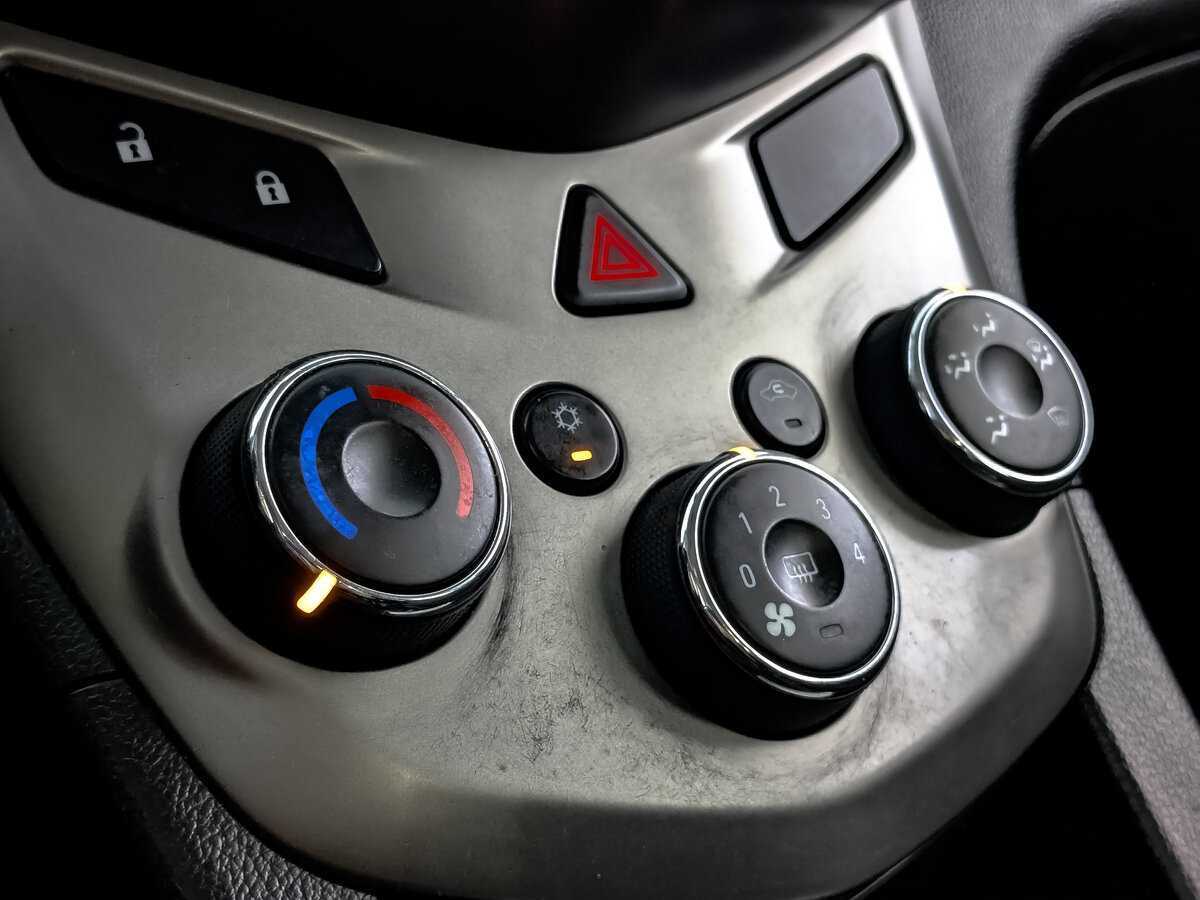 Б/У Шевроле Авео 2014 года. Фото: #20