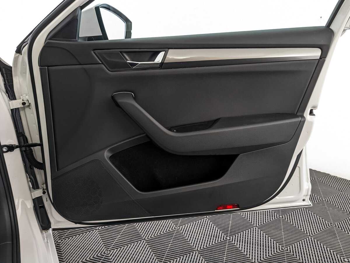 Skoda Superb 2021 года с пробегом. Фото: #20