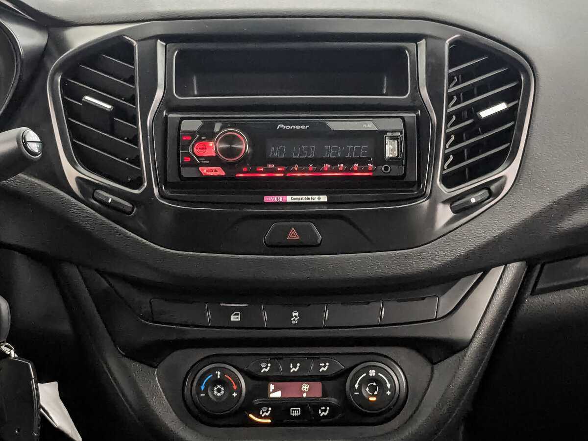 Б/У Лада (ВАЗ) Веста 2021 года. Фото: #12