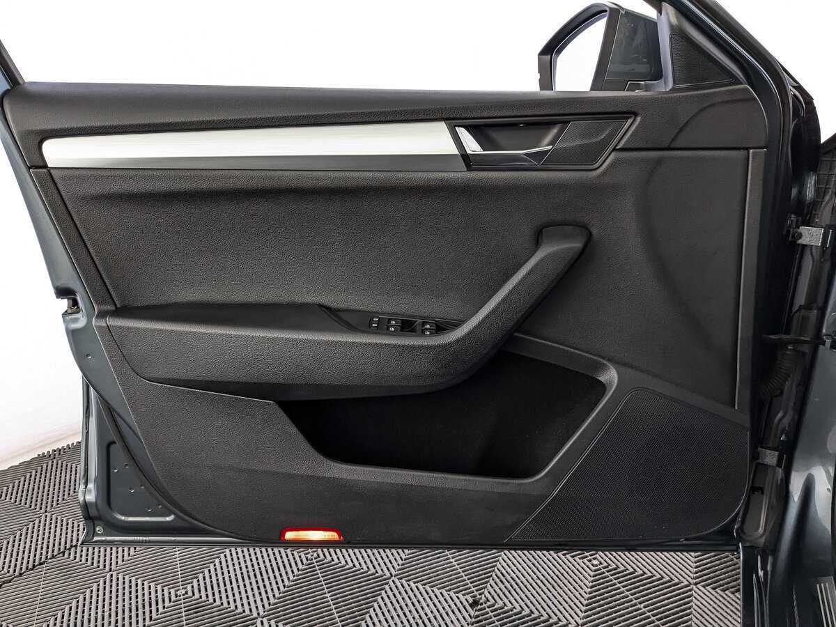 Б/У Шкода Суперб 2018 года. Фото: #14