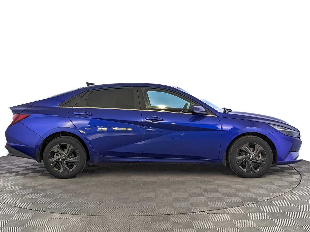 Hyundai Elantra 2021 года с пробегом. Фото: #3