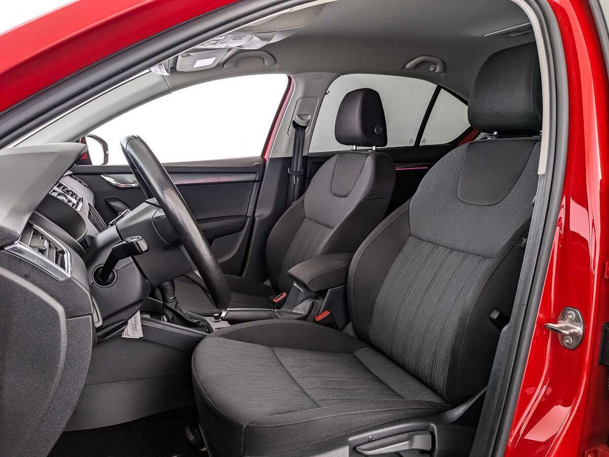 Б/У Шкода Октавия 2018 года. Фото: #14