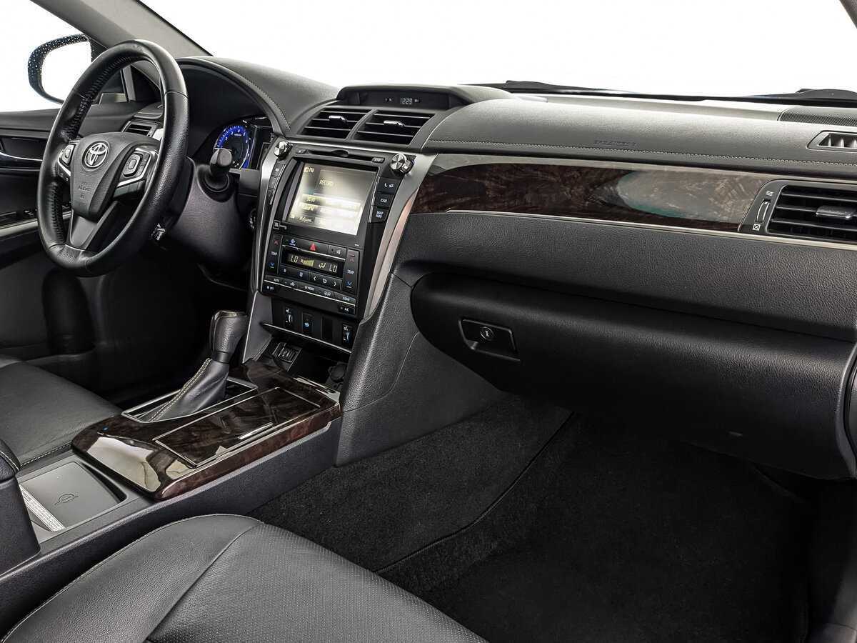 Б/У Тойота Камри 2016 года. Фото: #8