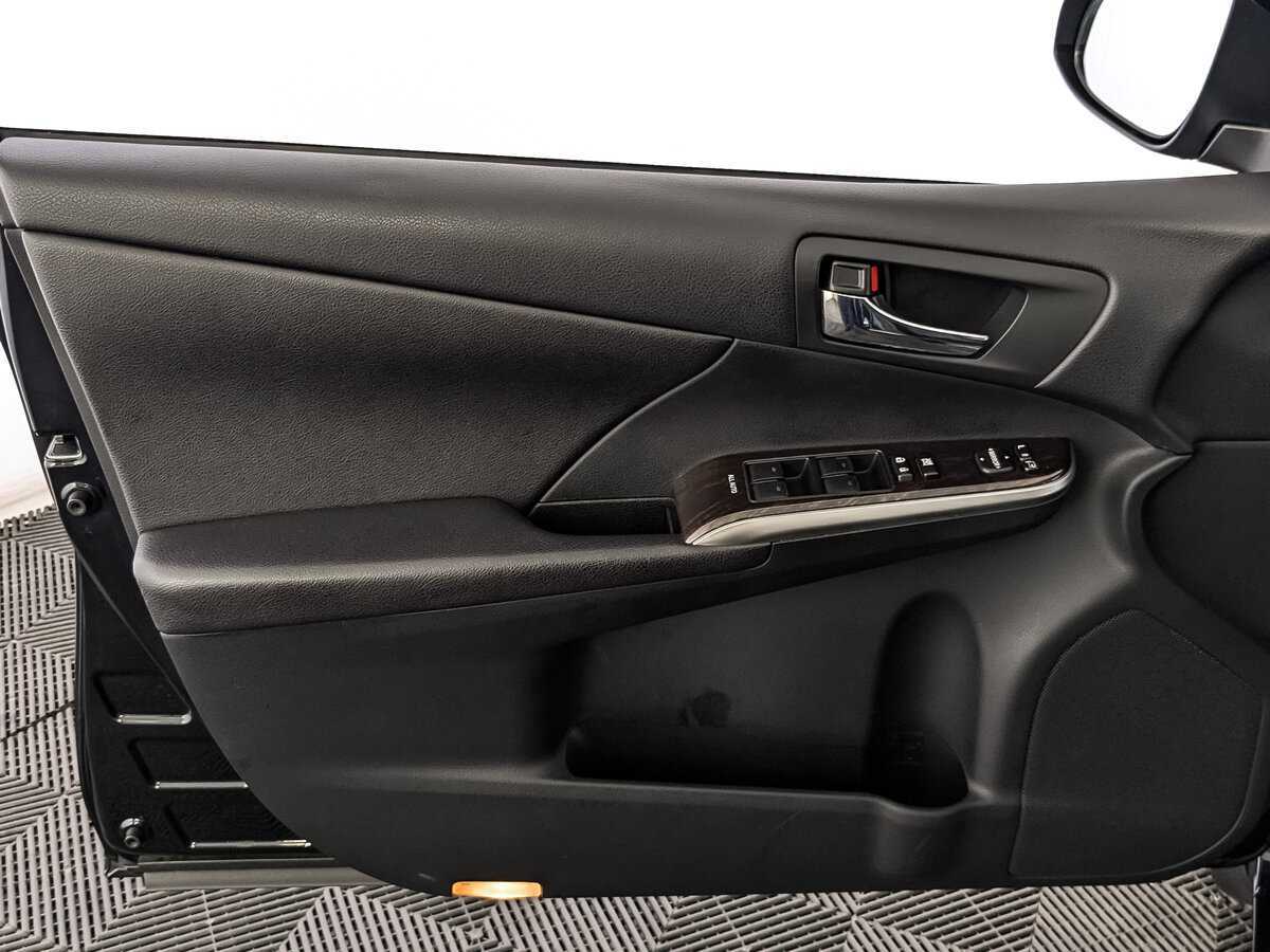 Б/У Тойота Камри 2016 года. Фото: #14