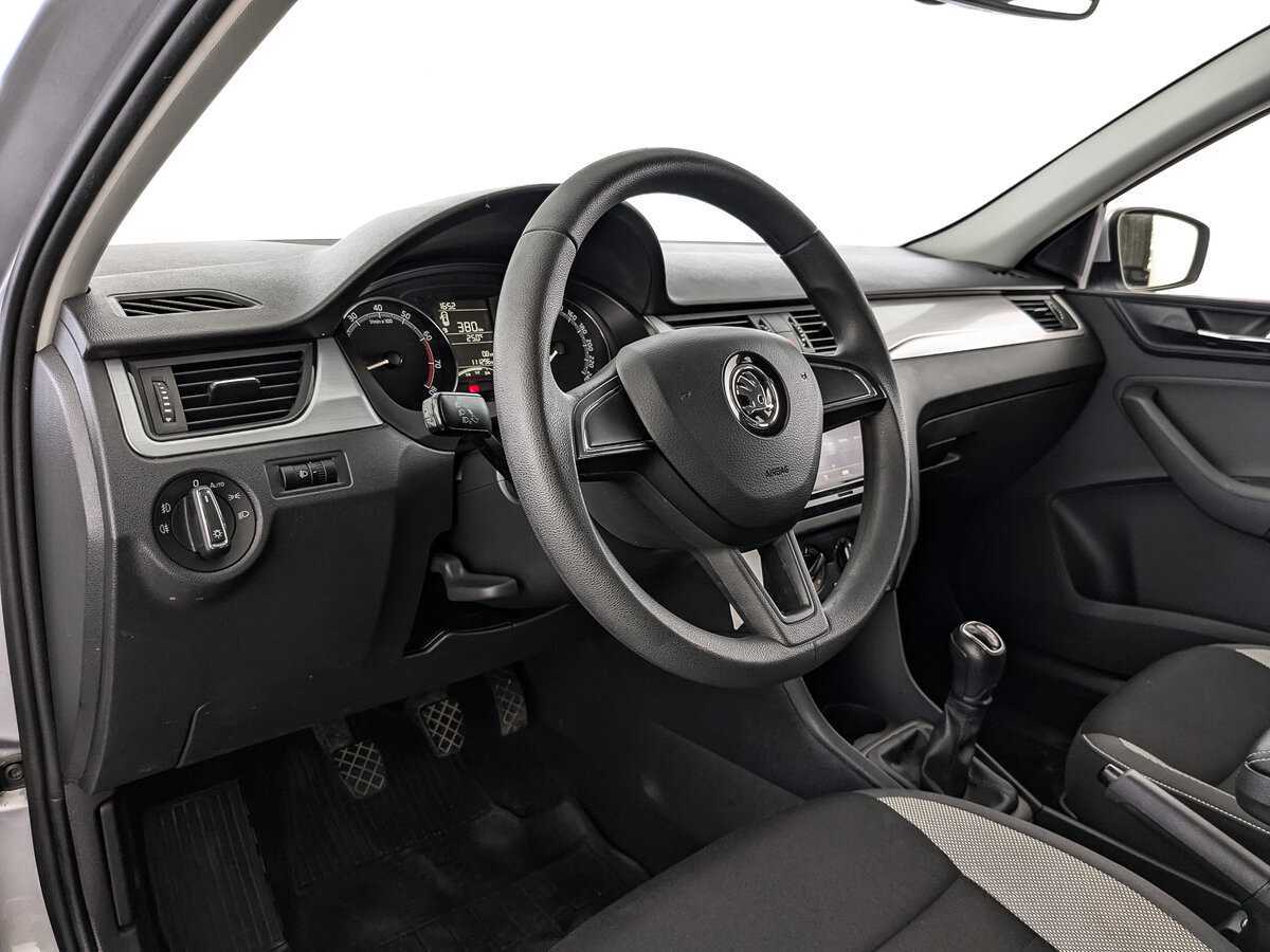 Б/У Шкода Рапид 2018 года. Фото: #10