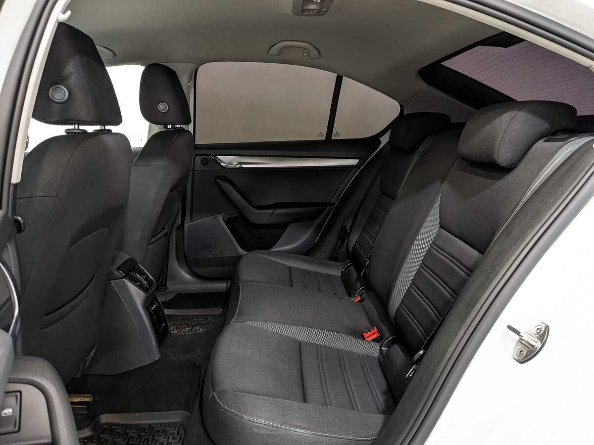 Б/У Шкода Октавия 2018 года. Фото: #13