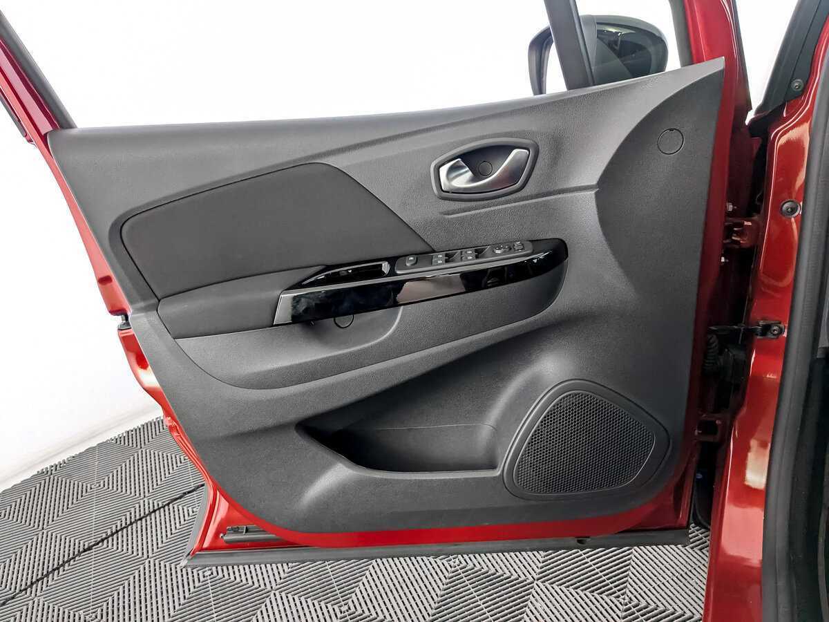 Б/У Рено Каптюр 2021 года. Фото: #14