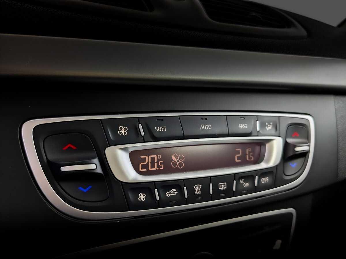 Б/У Рено Флюенс 2012 года. Фото: #20