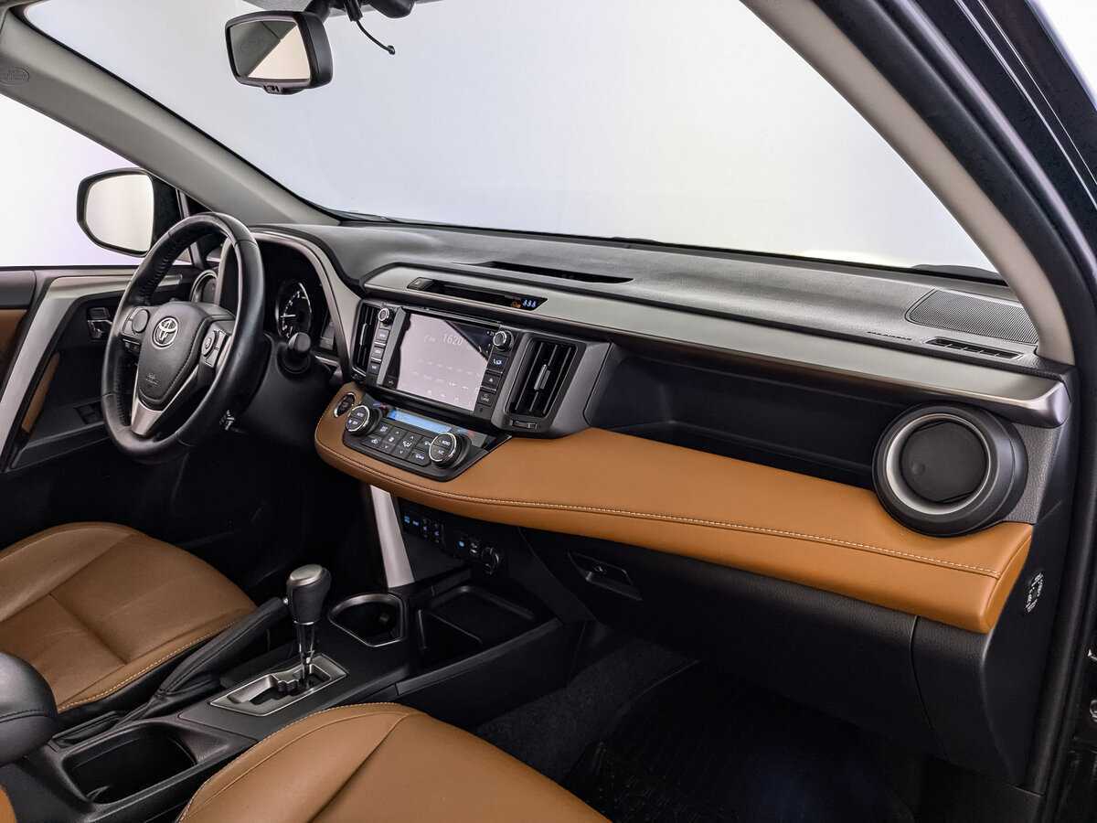 Toyota RAV4 2017 года с пробегом. Фото: #8