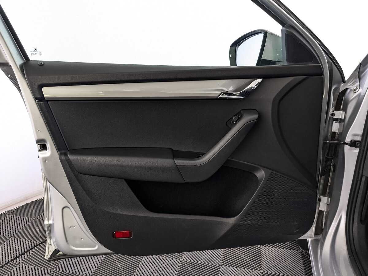 Б/У Шкода Октавия 2017 года. Фото: #14