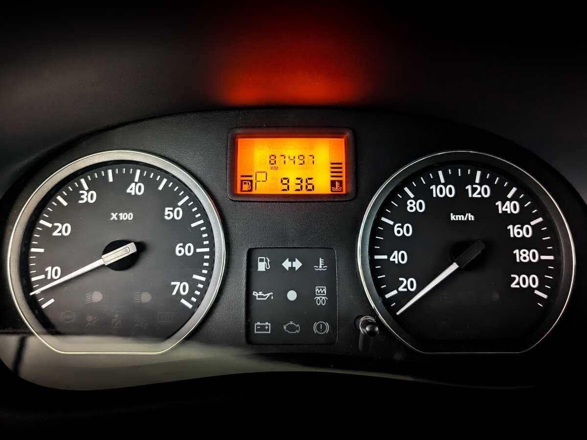 Б/У Ниссан Альмера 2015 года. Фото: #10