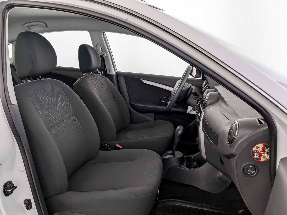 Б/У Ниссан Альмера 2015 года. Фото: #17