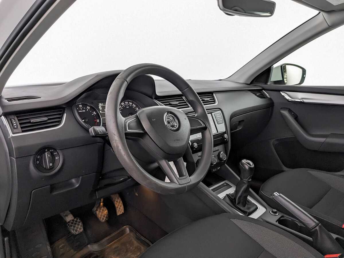 Б/У Шкода Октавия 2017 года. Фото: #13